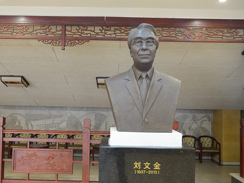 雕塑作品 劉文金像，鑄銅，安放地點(diǎn)：中央民族樂團(tuán)